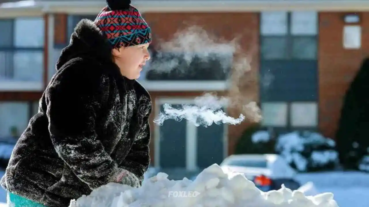 why steam come from the mouth in winter